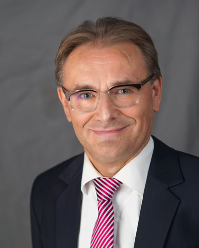 Unsere maßgeschneiderten Strategien nutzen fortschrittliche Tools wie LinkedIn Recruiter Professional Services, Talent Insights & LinkedIn Ads, um genau die Talente anzusprechen, die Ihr Unternehmen voranbringen.